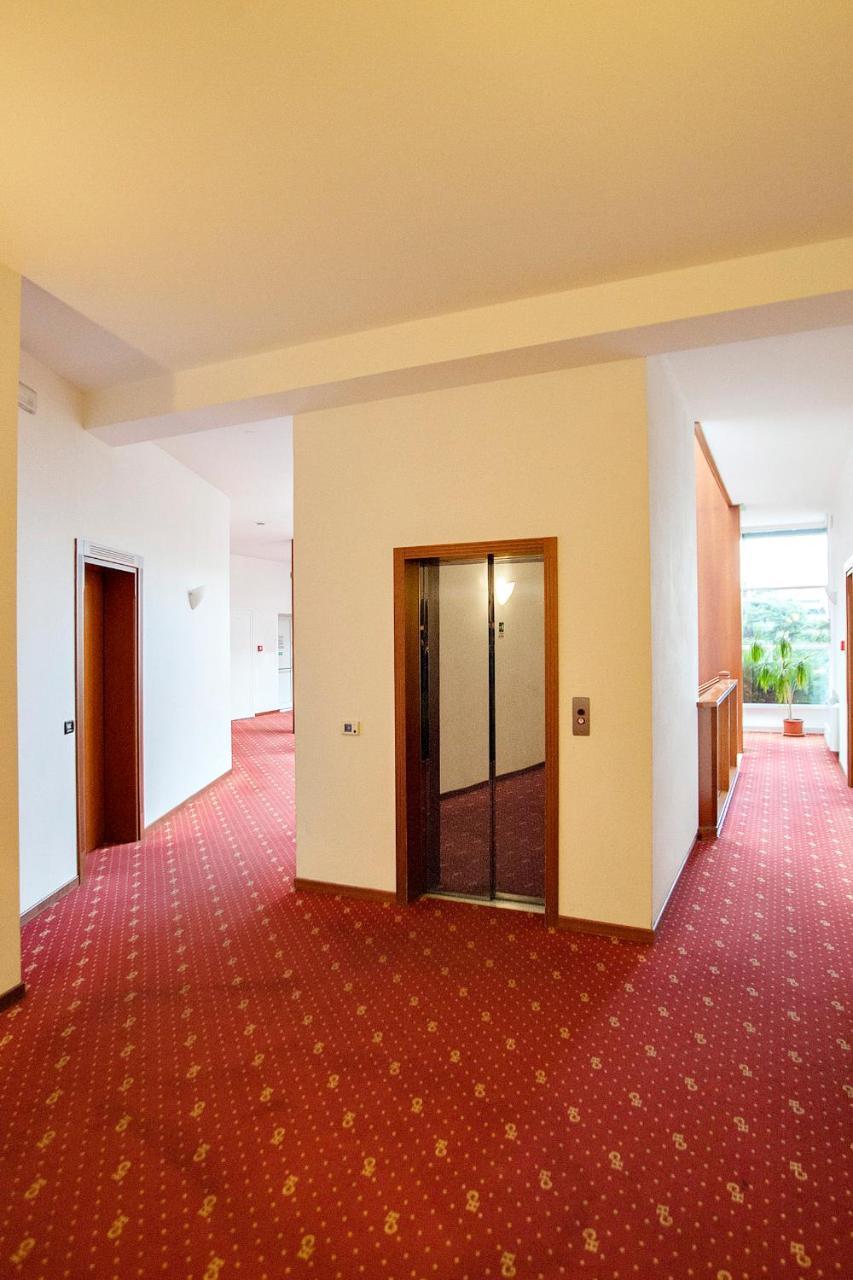 פאדובה Hotel Garibaldi מראה חיצוני תמונה